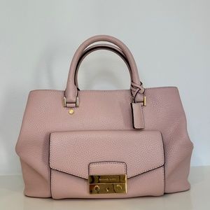 Michael Kors bag in dusty pink